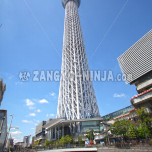 Gesamtansicht des Tokyo Skytree von Osten – Foto - Zangyo-Ninja