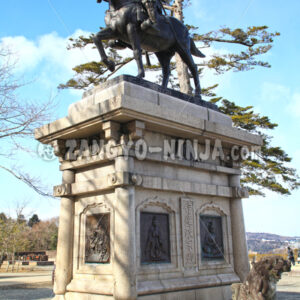 The Statue of Date Masamune in Sendai – Foto - Zangyo-Ninja