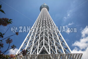 Tokyo Skytree Viewed from Directly Below – Foto - Zangyo-Ninja