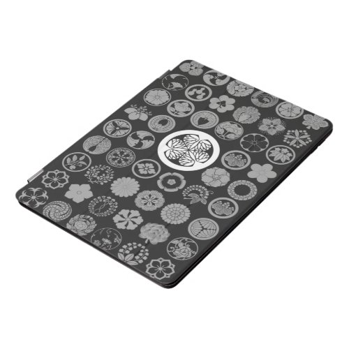 family_crests_flowers_and_plants_black_ipad_pro_cover family crests flowers and plants black ipad case