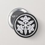 Family Crests Three Kikyo Flowers Round Pin Buttons