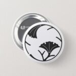Ginkgo and branches were designed like a circle Round Pin Button