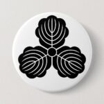 Three oak leaves as Japanese family crests button