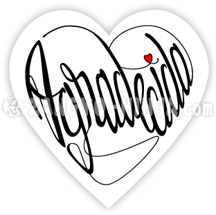 Agradecida e amor como tipografia em forma de coração